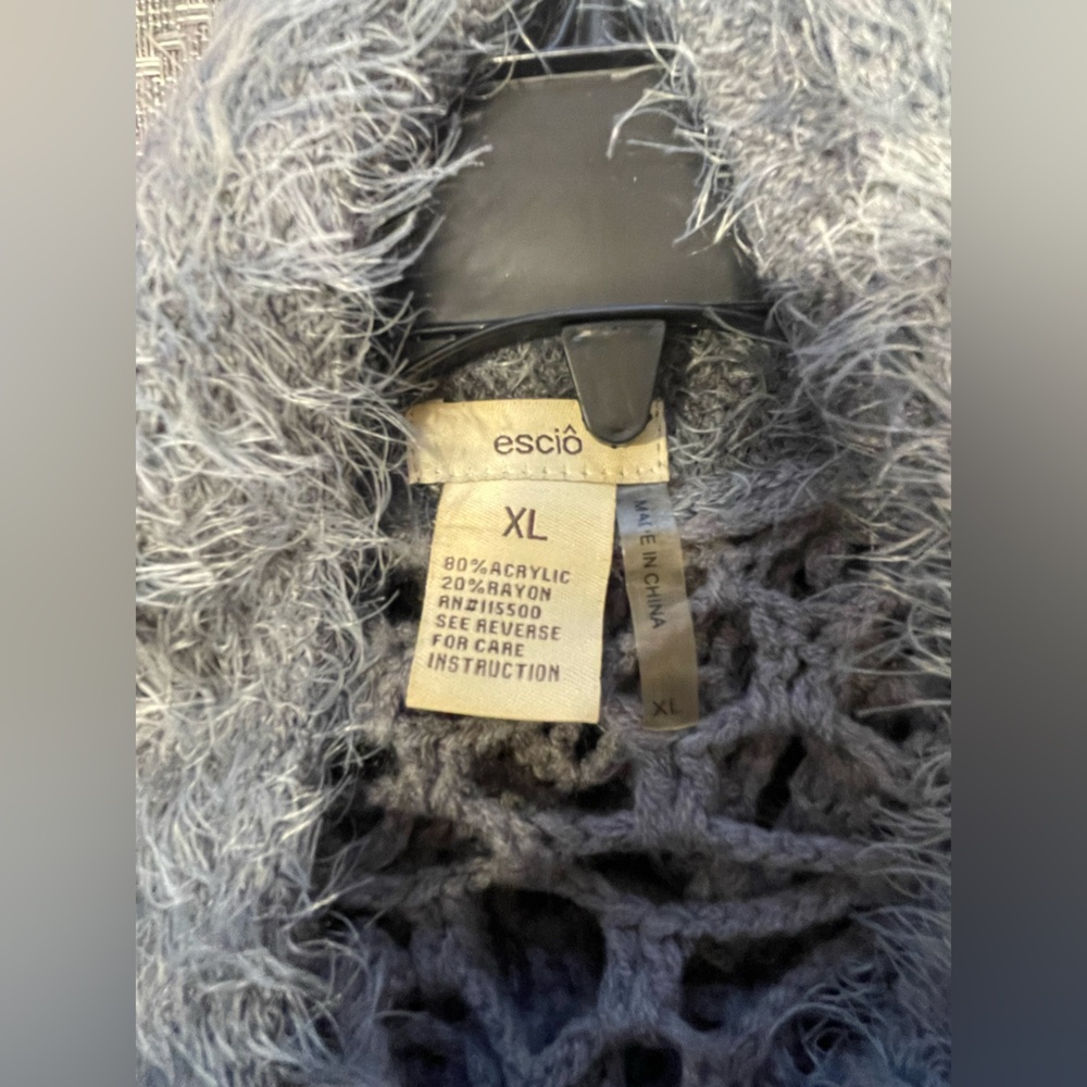 Essio Cozy fluffy vest. Size XL. Grey - Picture 2 of 3